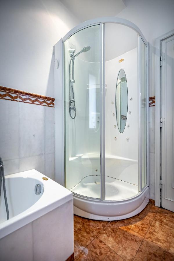 Yid D'Azeglio Luxury Apartment With Parking Firenze Eksteriør bilde